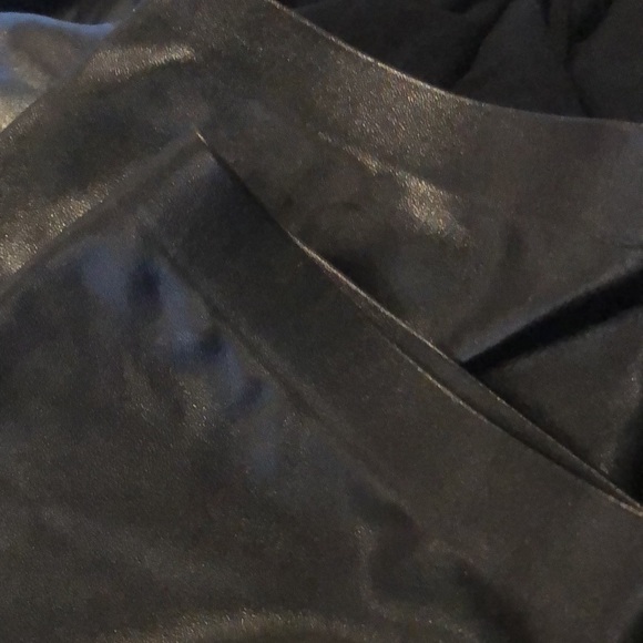 Hue Womens Sleek Effect High Waist Leggings size XL vegan leather-look. - Picture 8 of 9